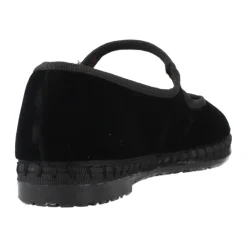 Antonia><noscript><img width=