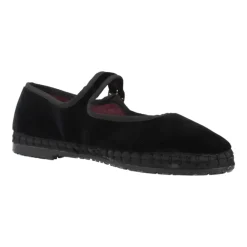 Antonia><noscript><img width=