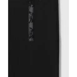 Ausgestellte Hose mit Schleifendetail><noscript><img width=