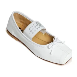 Ballerina><noscript><img width=