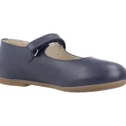 Cassandra Ballerinas><noscript><img width=