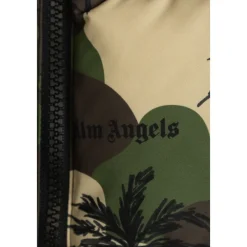 Isolierte Jacke><noscript><img width=