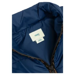 Isolierte Jacke><noscript><img width=