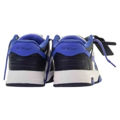 Lässige weiße Sneakers><noscript><img width=