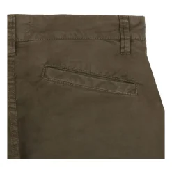 Militäre Cargo-Shorts mit Logopatch><noscript><img width=