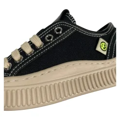 Sneakers><noscript><img width=