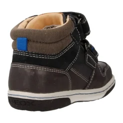 Sneakers><noscript><img width=