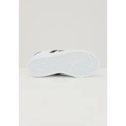 Sportliche e Superstar Sneakers><noscript><img width=