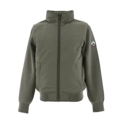 Stilvolle leichte Jacken für SS23>JOTT Hot