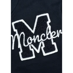 Stilvolle Strickkollektion><noscript><img width=