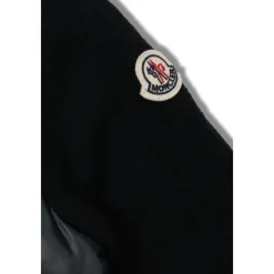 Strickjacke mit gestepptem Einsatz><noscript><img width=