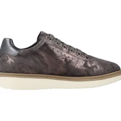 Stylische Mädchensneakers für Fashionistas><noscript><img width=