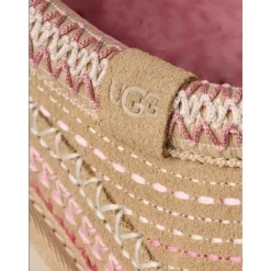 Tasman Meadow><noscript><img width=