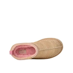 Tasman Meadow><noscript><img width=