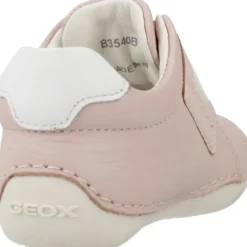 Trendige Sneakers für den Alltag><noscript><img width=