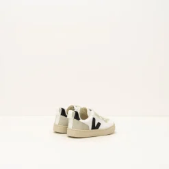 20 Blanco Sneakers><noscript><img width=