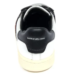 Weiße Kinderschuh Modell><noscript><img width=