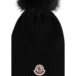 Wollmütze mit Kunstfellbommel><noscript><img width=