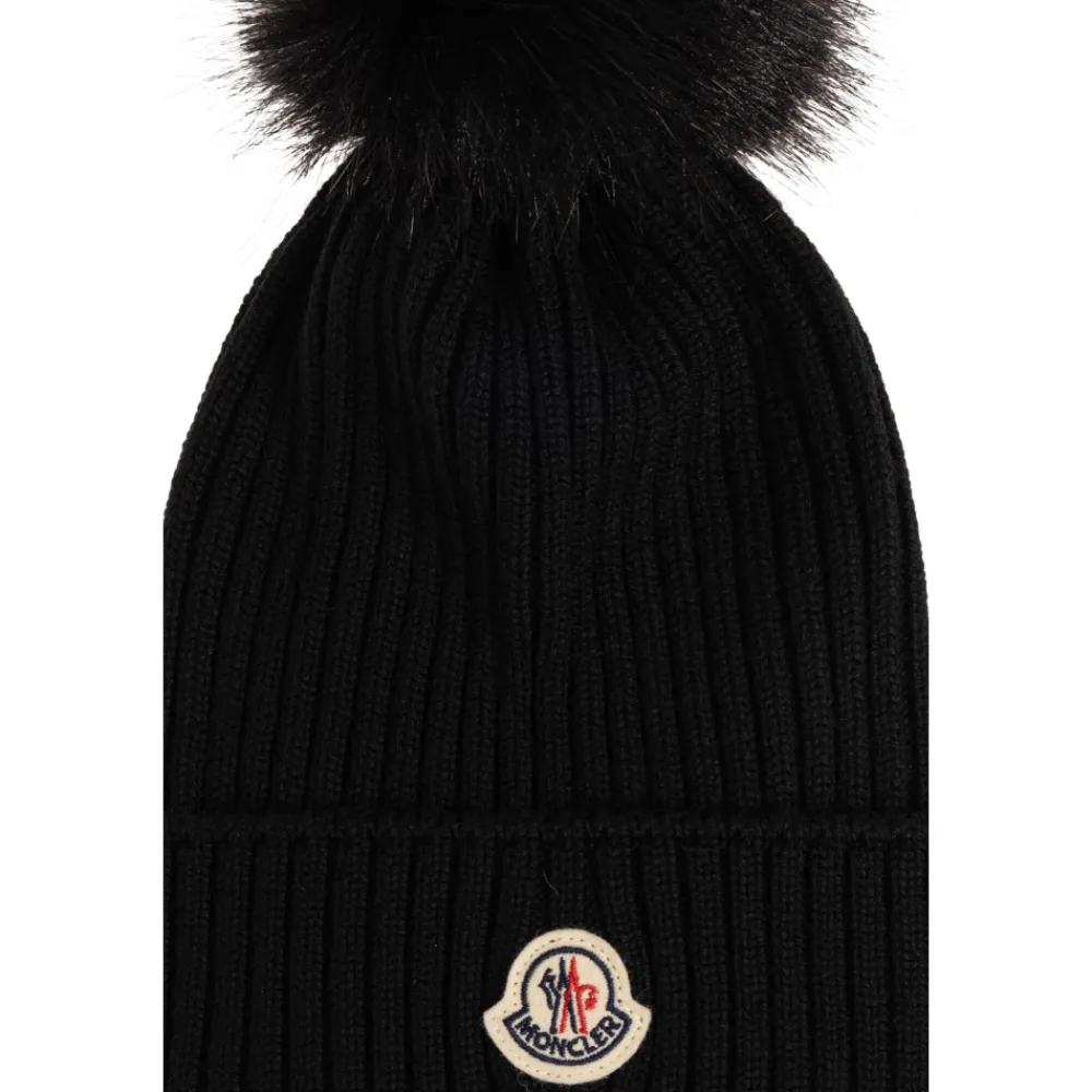 Wollmütze mit Kunstfellbommel>Moncler